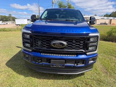 New 2026 Ford F250 Lariat w/ Black Appearance Package