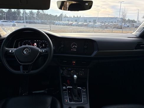 Used 2021 Volkswagen Jetta SEL Premium image 16