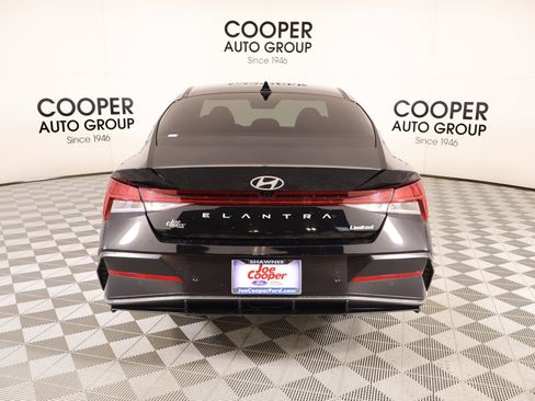 Used 2024 Hyundai Elantra Limited image 23