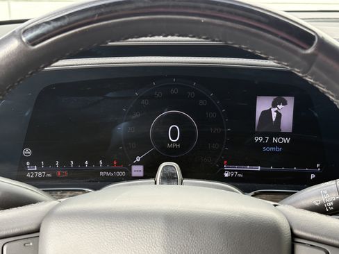 Certified 2024 Cadillac Escalade Premium Luxury image 24