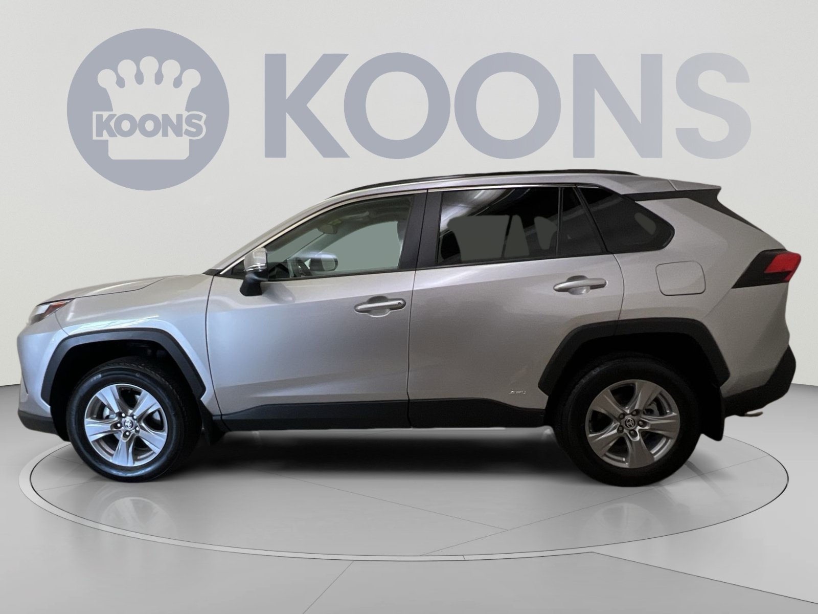 Used 2023 Toyota RAV4 XLE w/ Convenience Package AWD/4WD image 5