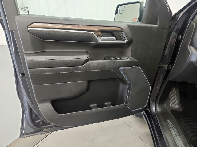 Used 2023 Chevrolet Silverado 1500 LT AWD/4WD image 16