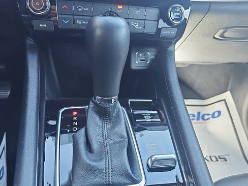 Used 2025 Jeep Compass Latitude image 21