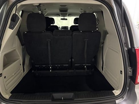 Used 2014 Dodge Grand Caravan SXT w/ Rear Park Assist Package FWD image 11