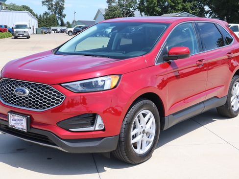 Used 2023 Ford Edge SEL w/ Convenience Package image 2