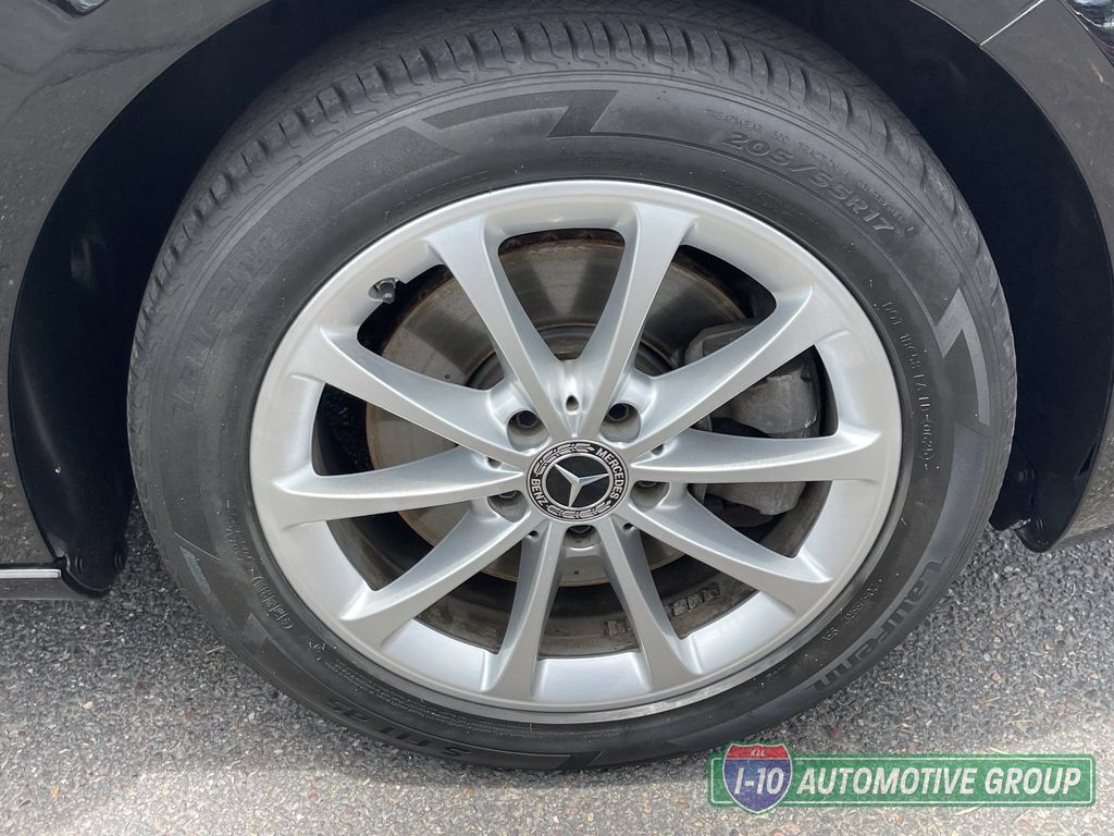 Used 2019 Mercedes-Benz A 220 4MATIC image 9