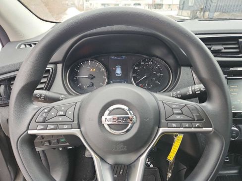 Used 2022 Nissan Rogue Sport S image 18