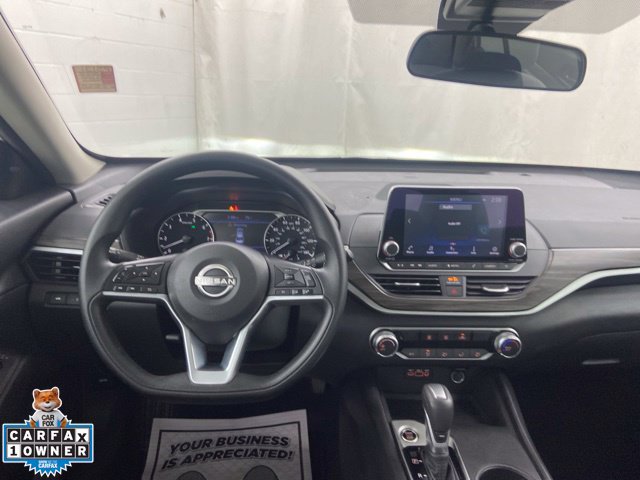 Used 2025 Nissan Altima 2.5 SV FWD image 13