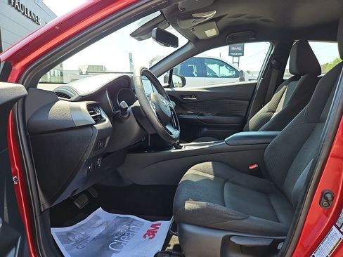 Used 2018 Toyota C-HR XLE FWD image 13