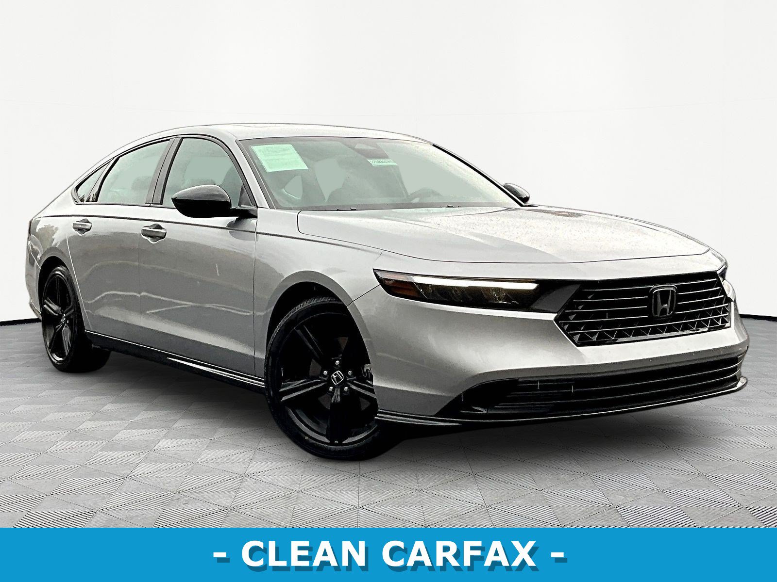 Used 2024 Honda Accord Sport image 3