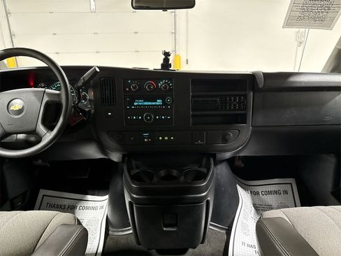 Used 2018 Chevrolet Express 3500 LT w/ LT Preferred Equipment Group image 10