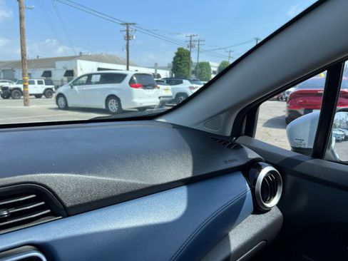 Used 2025 Nissan Versa SV FWD image 40