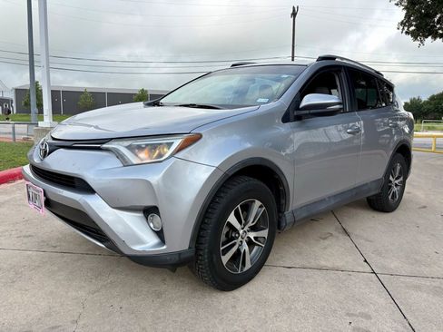 Used 2016 Toyota RAV4 XLE FWD image 7