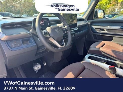 New 2025 Volkswagen ID. Buzz Pro S Plus image 15