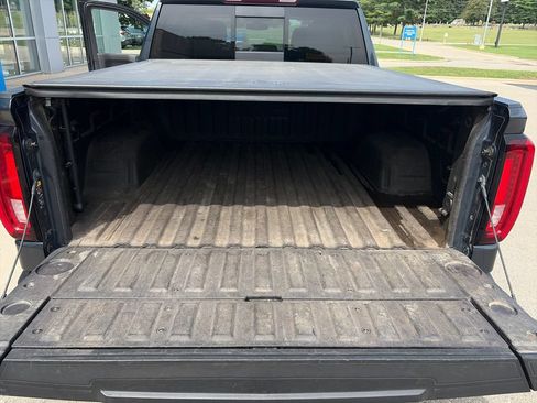 Used 2022 GMC Sierra 1500 SLT w/ SLT Premium Plus Package AWD/4WD image 21