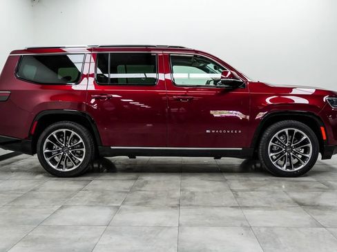 Used 2022 Jeep Wagoneer Series III w/ Premium Group I AWD/4WD image 14