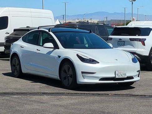 Used 2023 Tesla Model 3 Standard Range RWD image 2