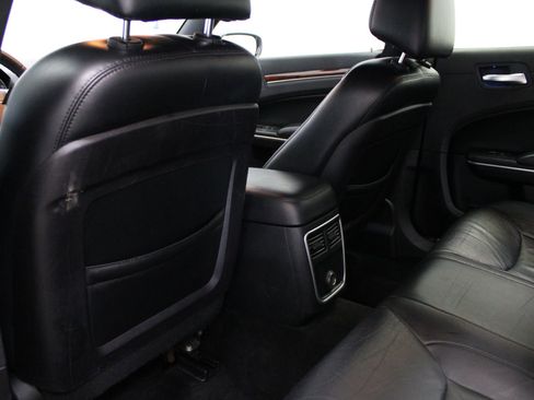 Used 2013 Chrysler 300 image 14