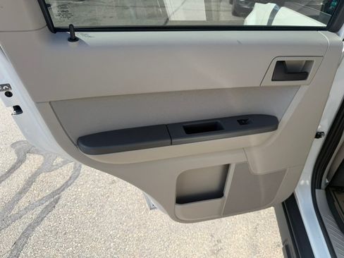 Used 2012 Ford Escape XLT AWD/4WD image 22