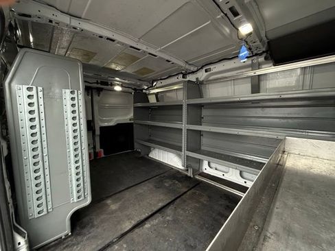 Certified 2019 Ford Transit 150 130 Low Roof image 31