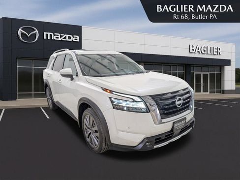 Used 2023 Nissan Pathfinder SL AWD/4WD image 1
