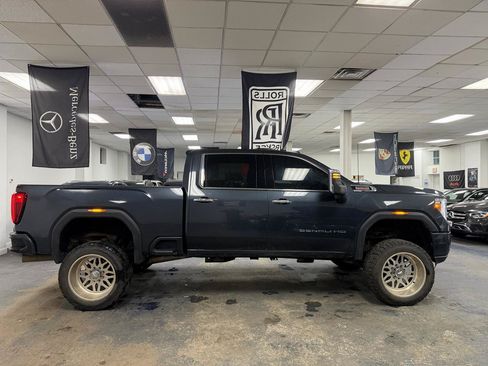 Used 2022 GMC Sierra 3500 Denali w/ Denali Ultimate Package AWD/4WD image 6