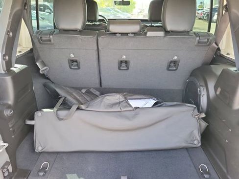 Used 2022 Jeep Wrangler Unlimited Sahara image 9