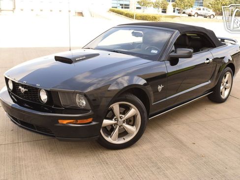 Used 2009 Ford Mustang GT RWD image 36