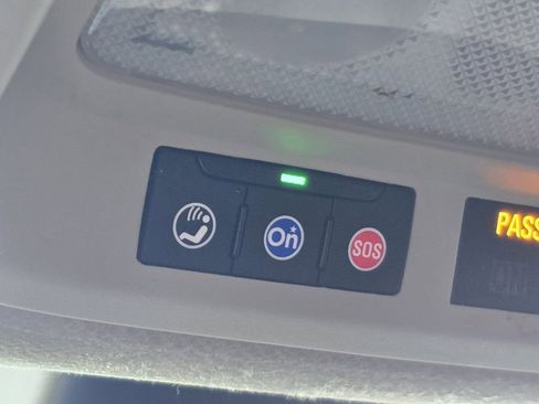 Used 2018 Chevrolet Cruze LT image 15