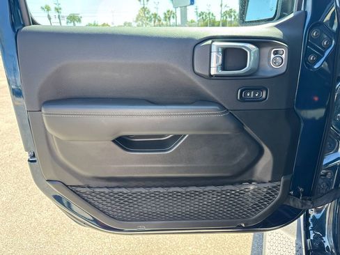 Used 2025 Jeep Wrangler Sahara w/ Safety Group image 12