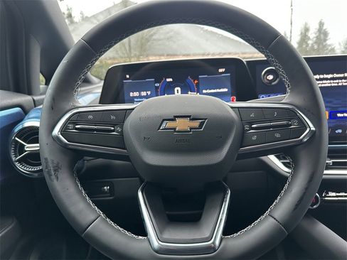 New 2026 Chevrolet Equinox EV LT image 23