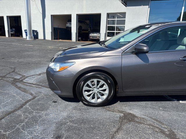 Used 2017 Toyota Camry LE FWD image 7