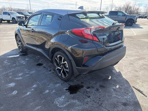 Used 2020 Toyota C-HR XLE image 10