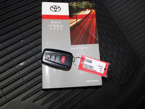 Used 2024 Toyota RAV4 XLE w/ Convenience Package AWD/4WD image 30