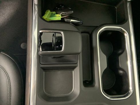 Used 2025 GMC Sierra 1500 SLT w/ SLT Premium Plus Package image 17