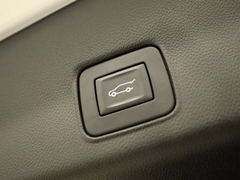 Used 2023 Chevrolet TrailBlazer RS w/ Sun and Liftgate Package image 36