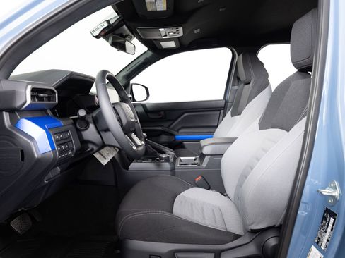 Used 2025 Toyota 4Runner TRD Off-Road image 13