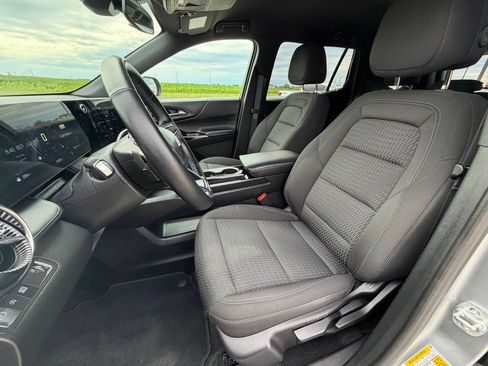 Used 2025 Chevrolet Equinox LT FWD image 11