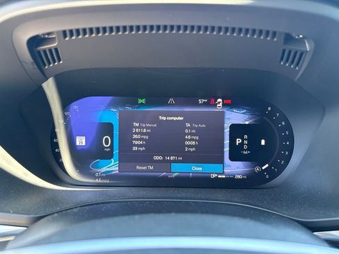 Certified 2024 Volvo XC60 B5 Plus AWD/4WD image 20