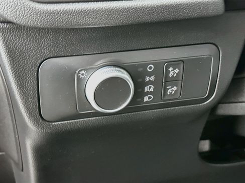 Used 2020 Ford Escape SE FWD image 17