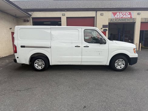 Used 2016 Nissan NV 2500 SV w/ Technology Package RWD image 7