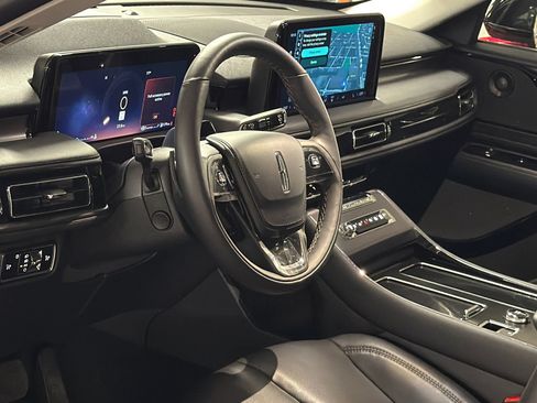 New 2026 Lincoln Aviator AWD image 16