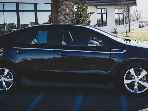 Used 2015 Chevrolet Volt Premium w/ Premium Trim Package image 11
