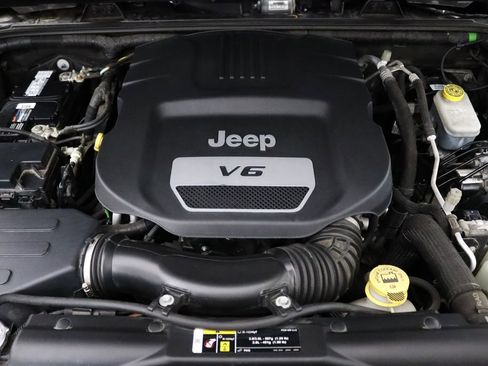 Used 2017 Jeep Wrangler Sport AWD/4WD image 22