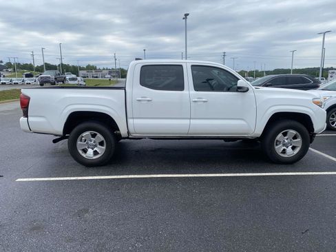 Used 2023 Toyota Tacoma SR AWD/4WD image 8