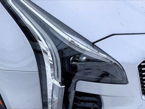 Used 2019 Cadillac XT4 Luxury w/ Cold Weather Package image 28