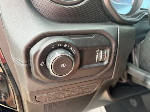 Used 2024 Jeep Wrangler Unlimited Rubicon AWD/4WD image 19