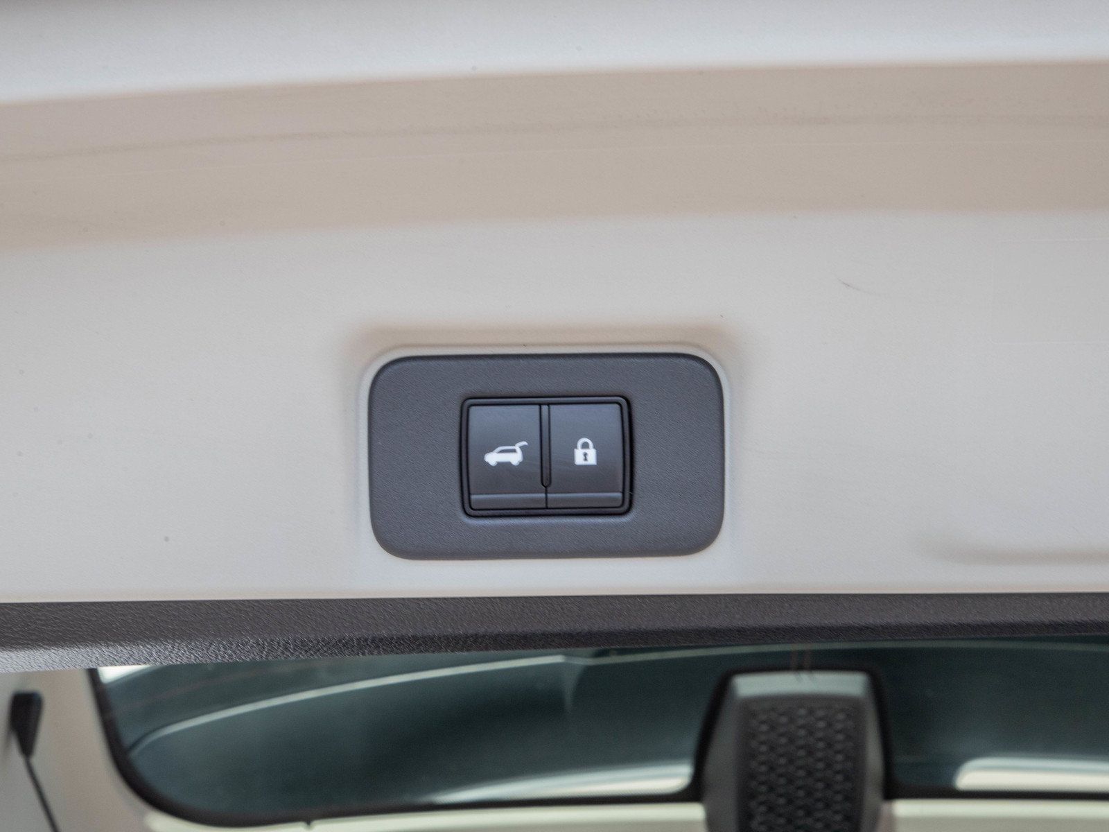 Used 2024 Nissan Ariya AWD image 17