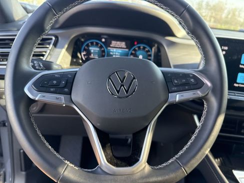 Used 2025 Volkswagen Atlas Cross Sport SE w/ Black Wheel Package AWD/4WD image 16