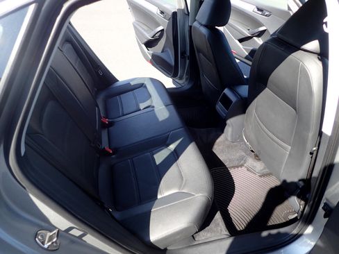 Used 2012 Volkswagen Passat 2.5 SE image 11